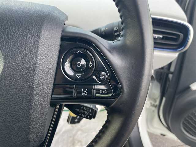 トヨタ プリウス Sツーリングセレクション 岡山県 2020(令2)年 4.1万km プラチナホワイトパールマイカ 登録時走行距離：40833km/禁煙車/モデリスタエアロ/全方位カメラ/純正9インチSDナビ（WSZT-Y68T）/・CD/フルセグTV/Bluetooth/AM/FM/トヨタセーフティーセンス/・PCS（衝突軽減システム）/・オートマチックハイビーム/・レーダークルーズコントロール/・LTA（レーンアシスト）/・先行車発進告知/・ふらつき警報/・ロードサインアシスト（標識認識機能）/ビルトインETC/クリアランスソナー/シートヒーター（D・N席）/純正17インチアルミホイール/純正フロアマット/ステアリングスイッチ/LEDヘッドライト/フォグライト/ドアバイザー/電動格納ミラー/オートリトラミラー/プッシュスタート/スマートキー/スペアキー/取扱説明書