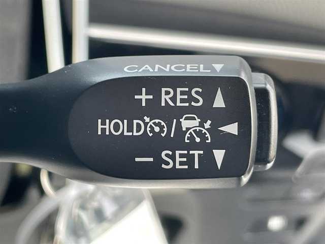 トヨタ プリウス Sツーリングセレクション 岡山県 2020(令2)年 4.1万km プラチナホワイトパールマイカ 登録時走行距離：40833km/禁煙車/モデリスタエアロ/全方位カメラ/純正9インチSDナビ（WSZT-Y68T）/・CD/フルセグTV/Bluetooth/AM/FM/トヨタセーフティーセンス/・PCS（衝突軽減システム）/・オートマチックハイビーム/・レーダークルーズコントロール/・LTA（レーンアシスト）/・先行車発進告知/・ふらつき警報/・ロードサインアシスト（標識認識機能）/ビルトインETC/クリアランスソナー/シートヒーター（D・N席）/純正17インチアルミホイール/純正フロアマット/ステアリングスイッチ/LEDヘッドライト/フォグライト/ドアバイザー/電動格納ミラー/オートリトラミラー/プッシュスタート/スマートキー/スペアキー/取扱説明書