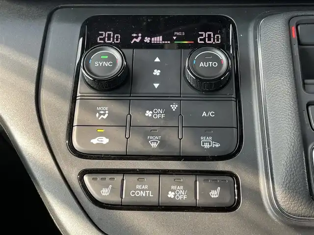 ホンダ ステップワゴン スパーダ eHEV 千葉県 2023(令5)年 1.9万km プラチナホワイトパール ホンダセンシング/純正ナビ /【型式：LXM-237VFNi】/ラジオ/CD/DVD/Bluetooth/USB /アップルカープレイ/アンドロイドオート　/両側パワ－スライドドア /マルチビューカメラシステム /ETC　/後席フリップダウンモニター　/オートライト　/オートハイビーム/LEDヘッドライト/D/N席シートヒーター/純正アルミホイール/電動リアゲート/オットマン/カーテンエアバック/ブラインドスポットモニター/ウォークスルー