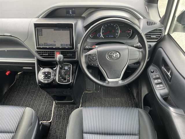 トヨタ ヴォクシー ZS 煌Ⅱ 福島県 2017(平29)年 8.8万km ホワイトパールクリスタルシャイン 両側パワースライドドア/純正ナビ/・フルセグＴＶ/・ＣＤ/・ＤＶＤ/・Ｂｌｕｅｔｏｏｔｈ/・ＦＭ・ＡＭ/両側パワースライドドア/レーンアシスト/衝突軽減ブレーキ/バックカメラ/純正フロアマット/ＨＩＤヘッドライト/アイドリングストップ