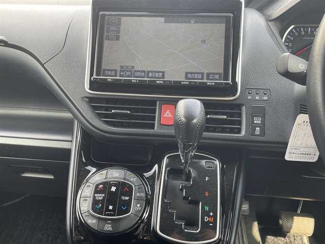 トヨタ ヴォクシー ZS 煌Ⅱ 福島県 2017(平29)年 8.8万km ホワイトパールクリスタルシャイン 両側パワースライドドア/純正ナビ/・フルセグＴＶ/・ＣＤ/・ＤＶＤ/・Ｂｌｕｅｔｏｏｔｈ/・ＦＭ・ＡＭ/両側パワースライドドア/レーンアシスト/衝突軽減ブレーキ/バックカメラ/純正フロアマット/ＨＩＤヘッドライト/アイドリングストップ