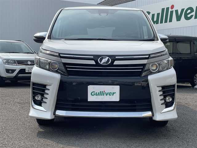 トヨタ ヴォクシー ZS 煌Ⅱ 福島県 2017(平29)年 8.8万km ホワイトパールクリスタルシャイン 両側パワースライドドア/純正ナビ/・フルセグＴＶ/・ＣＤ/・ＤＶＤ/・Ｂｌｕｅｔｏｏｔｈ/・ＦＭ・ＡＭ/両側パワースライドドア/レーンアシスト/衝突軽減ブレーキ/バックカメラ/純正フロアマット/ＨＩＤヘッドライト/アイドリングストップ