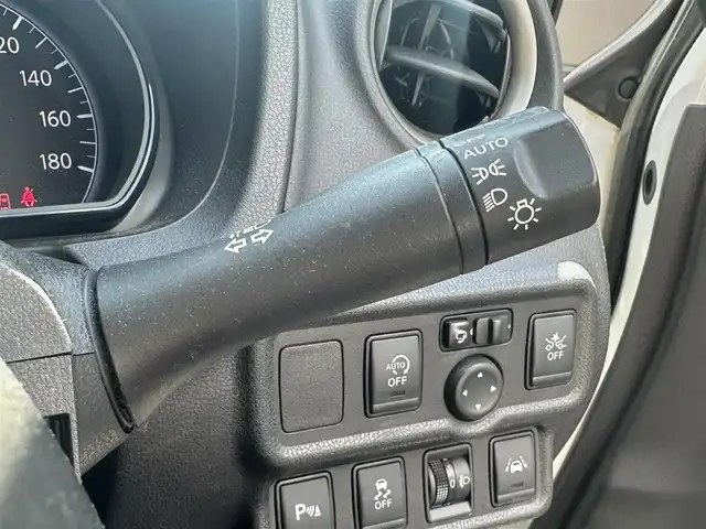 日産 ノート X 福島県 2019(平31)年 5.2万km ホワイト 社外ナビ(CD/USB)/ＥＴＣ/前後ドライブレコーダー/バックカメラ/前後コーナーセンサー/オートライト/レーンキープアシスト/衝突軽減システム/横滑り防止装置/プッシュスタート/スマートキー