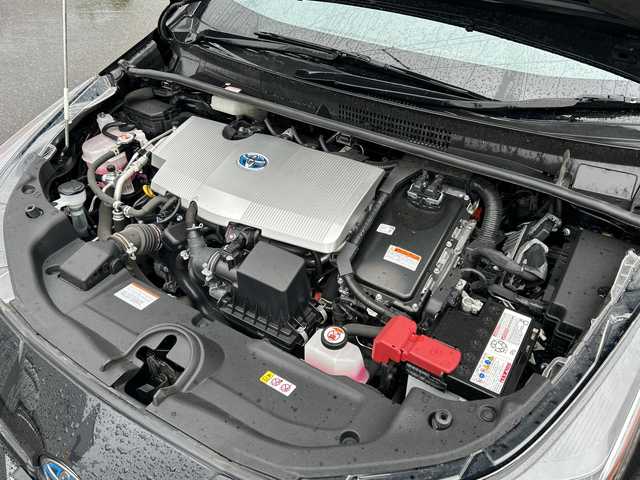 トヨタ プリウス SセーフティプラスⅡ 山形県 2022(令4)年 3.2万km アティチュードブラックマイカ 禁煙車/ワンオーナー/寒冷地仕様/4WD/純正ディスプレイオーディオ/・AM/FM/Bluetooth/レーダークルーズコントロール/レーンキープアシスト/プリクラッシュセーフティ/ブラインドスポットモニター/ロードサインアシスト/先行車発進検知/車線逸脱警報/横滑り防止装置/盗難防止装置/LEDヘッドライト/オートライト/オートハイビーム/フロントフォグランプ/全方位カメラ/モデリスタフルエアロ/純正エンジンスターター/純正フロアマット/純正ドアバイザー/保証書/取扱説明書