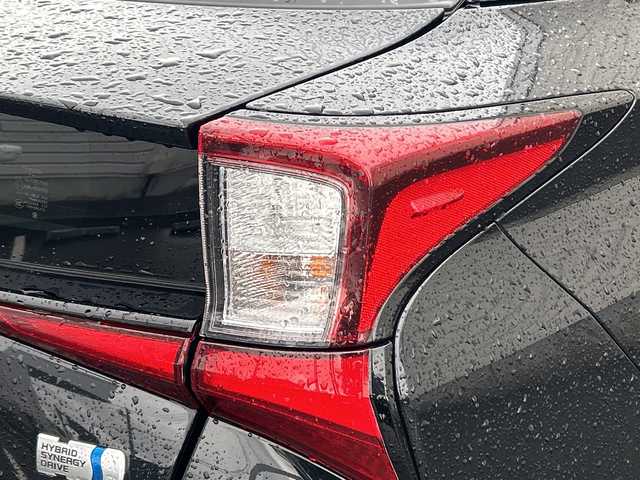 トヨタ プリウス SセーフティプラスⅡ 山形県 2022(令4)年 3.2万km アティチュードブラックマイカ 禁煙車/ワンオーナー/寒冷地仕様/4WD/純正ディスプレイオーディオ/・AM/FM/Bluetooth/レーダークルーズコントロール/レーンキープアシスト/プリクラッシュセーフティ/ブラインドスポットモニター/ロードサインアシスト/先行車発進検知/車線逸脱警報/横滑り防止装置/盗難防止装置/LEDヘッドライト/オートライト/オートハイビーム/フロントフォグランプ/全方位カメラ/モデリスタフルエアロ/純正エンジンスターター/純正フロアマット/純正ドアバイザー/保証書/取扱説明書