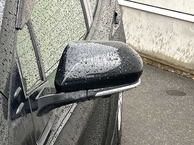 トヨタ プリウス SセーフティプラスⅡ 山形県 2022(令4)年 3.2万km アティチュードブラックマイカ 禁煙車/ワンオーナー/寒冷地仕様/4WD/純正ディスプレイオーディオ/・AM/FM/Bluetooth/レーダークルーズコントロール/レーンキープアシスト/プリクラッシュセーフティ/ブラインドスポットモニター/ロードサインアシスト/先行車発進検知/車線逸脱警報/横滑り防止装置/盗難防止装置/LEDヘッドライト/オートライト/オートハイビーム/フロントフォグランプ/全方位カメラ/モデリスタフルエアロ/純正エンジンスターター/純正フロアマット/純正ドアバイザー/保証書/取扱説明書