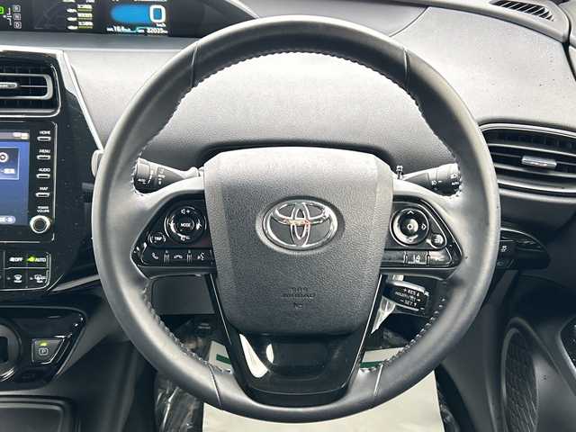 トヨタ プリウス SセーフティプラスⅡ 山形県 2022(令4)年 3.2万km アティチュードブラックマイカ 禁煙車/ワンオーナー/寒冷地仕様/4WD/純正ディスプレイオーディオ/・AM/FM/Bluetooth/レーダークルーズコントロール/レーンキープアシスト/プリクラッシュセーフティ/ブラインドスポットモニター/ロードサインアシスト/先行車発進検知/車線逸脱警報/横滑り防止装置/盗難防止装置/LEDヘッドライト/オートライト/オートハイビーム/フロントフォグランプ/全方位カメラ/モデリスタフルエアロ/純正エンジンスターター/純正フロアマット/純正ドアバイザー/保証書/取扱説明書