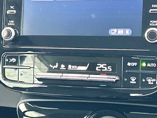 トヨタ プリウス SセーフティプラスⅡ 山形県 2022(令4)年 3.2万km アティチュードブラックマイカ 禁煙車/ワンオーナー/寒冷地仕様/4WD/純正ディスプレイオーディオ/・AM/FM/Bluetooth/レーダークルーズコントロール/レーンキープアシスト/プリクラッシュセーフティ/ブラインドスポットモニター/ロードサインアシスト/先行車発進検知/車線逸脱警報/横滑り防止装置/盗難防止装置/LEDヘッドライト/オートライト/オートハイビーム/フロントフォグランプ/全方位カメラ/モデリスタフルエアロ/純正エンジンスターター/純正フロアマット/純正ドアバイザー/保証書/取扱説明書