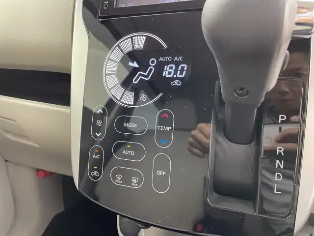 日産 デイズ X 三重県 2018(平30)年 1.2万km アッシュブラウンM 禁煙車　/純正ナビ　/アラウンドビューモニター　/エマージェンシーブレーキ　/純正前方ドライブレコーダー　/前後コーナーセンサー　/オートＡＣ　/スマートキー　/プッシュスタート　/アイドリングストップ　/ベンチシート