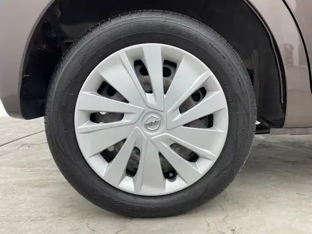 日産 デイズ X 三重県 2018(平30)年 1.2万km アッシュブラウンM 禁煙車　/純正ナビ　/アラウンドビューモニター　/エマージェンシーブレーキ　/純正前方ドライブレコーダー　/前後コーナーセンサー　/オートＡＣ　/スマートキー　/プッシュスタート　/アイドリングストップ　/ベンチシート
