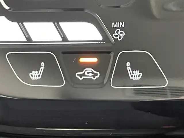 三菱 デリカミニ T プレミアム 愛知県 2025(令7)年 0.1千km アメジストブラック T　PREMIUM　/9型ディスプレイオーディオ（121330）　/サイドデカール（33440）/届出済未使用車　純正９型ＤＡ　デジイン　マイパイロット　ハンズフリーパワスラ　全方位カメラ　シートヒーター　ｅ－アシスト　衝突軽減　追従クルコン　ダウンヒルアシスト　ＬＥＤオートライト　パドルシフト　ルーフレール　オートハイビーム　レーンキープ　後退出庫サポート　黒ハーフレザー　アイドリングストップ　純正AW　カーテンエアバッグ　プッシュスタート　スマートキー　デジタルインナーミラー　カープレイ対応　AppleCarPlay AndroidAuto