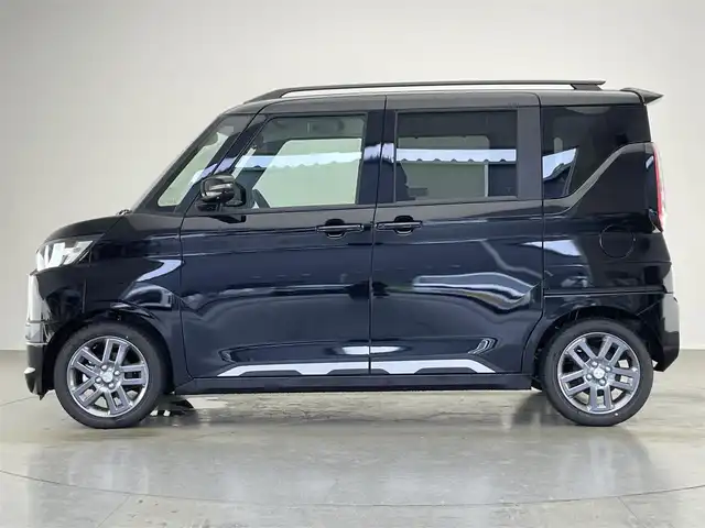 三菱 デリカミニ T プレミアム 愛知県 2025(令7)年 0.1千km アメジストブラック T　PREMIUM　/9型ディスプレイオーディオ（121330）　/サイドデカール（33440）/届出済未使用車　純正９型ＤＡ　デジイン　マイパイロット　ハンズフリーパワスラ　全方位カメラ　シートヒーター　ｅ－アシスト　衝突軽減　追従クルコン　ダウンヒルアシスト　ＬＥＤオートライト　パドルシフト　ルーフレール　オートハイビーム　レーンキープ　後退出庫サポート　黒ハーフレザー　アイドリングストップ　純正AW　カーテンエアバッグ　プッシュスタート　スマートキー　デジタルインナーミラー　カープレイ対応　AppleCarPlay AndroidAuto