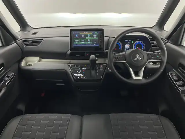 三菱 デリカミニ T プレミアム 愛知県 2025(令7)年 0.1千km アメジストブラック T　PREMIUM　/9型ディスプレイオーディオ（121330）　/サイドデカール（33440）/届出済未使用車　純正９型ＤＡ　デジイン　マイパイロット　ハンズフリーパワスラ　全方位カメラ　シートヒーター　ｅ－アシスト　衝突軽減　追従クルコン　ダウンヒルアシスト　ＬＥＤオートライト　パドルシフト　ルーフレール　オートハイビーム　レーンキープ　後退出庫サポート　黒ハーフレザー　アイドリングストップ　純正AW　カーテンエアバッグ　プッシュスタート　スマートキー　デジタルインナーミラー　カープレイ対応　AppleCarPlay AndroidAuto