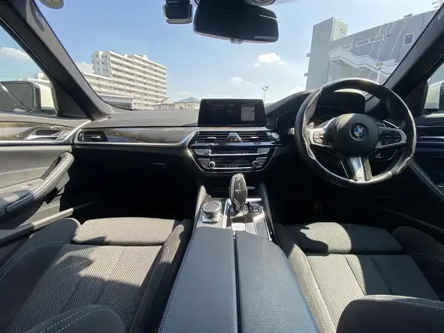 ＢＭＷ ５２３ｉ ツーリング Mスポーツ 栃木県 2019(令1)年 4.6万km アルピンホワイトⅢ HUD /ACC /全方位カメラ　/純正ナビ　/フルセグ　/パワーシート　/インテリジェントS /CD/DVD /電動リアゲート　/ルームミラー一体型ETC /LED /純正19インチAW