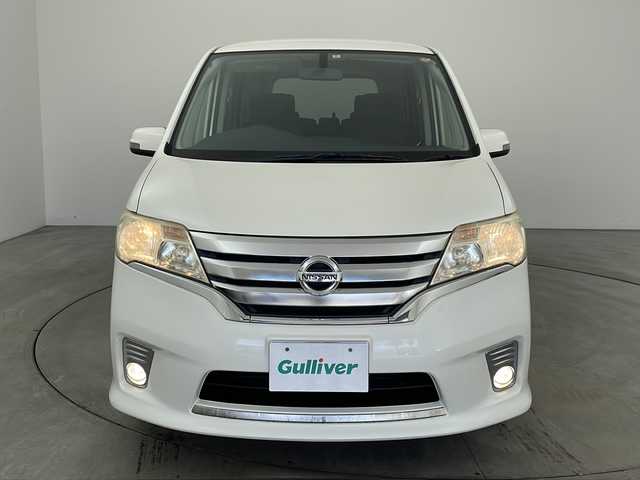 日産 セレナ ハイウェイスター Vセレクション 兵庫県 2012(平24)年 6.4万km ブリリアントホワイトパール ・ワンオーナー車/・純正ナビ(CD/DVD/SD/HDD/BT)/・フルセグTV/・バックカメラ/・クルーズコントロール/・両側パワースライドドア/・革巻きステアリング/・アイドリングストップ/・フォグライト/・スマートキー/・スペアキー1本/・左右シートバックテーブル/・リアドアサンシェード/・ウィンカー付きドアミラー/・純正アルミホイール/・社外フロアマット