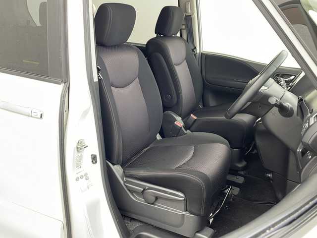 日産 セレナ ハイウェイスター Vセレクション 兵庫県 2012(平24)年 6.4万km ブリリアントホワイトパール ・ワンオーナー車/・純正ナビ(CD/DVD/SD/HDD/BT)/・フルセグTV/・バックカメラ/・クルーズコントロール/・両側パワースライドドア/・革巻きステアリング/・アイドリングストップ/・フォグライト/・スマートキー/・スペアキー1本/・左右シートバックテーブル/・リアドアサンシェード/・ウィンカー付きドアミラー/・純正アルミホイール/・社外フロアマット