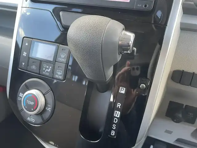 ダイハツ タント X ターボ SAⅡ 鳥取県 2016(平28)年 9.1万km パールホワイトⅢ (株)IDOMが運営する【じしゃロン鳥取店】の自社ローン専用車両になります。こちらは現金またはオートローンご利用時の価格です。自社ローンご希望の方は別途その旨お申付け下さい/純正ナビ（NSZP-W66DE）/CD/DVD/フルセグTV/Bluetooth接続/バックカメラ/ETC/ステアリングリモコン/純正フロアマット/社外フリップダウンモニター/衝突軽減被害システム/片側パワースライドドア/プッシュスタート/スマートキー/ドアバイザー/オートライト/オートエアコン/フォグランプ/横滑り防止装置/電動格納ミラー/取扱説明書