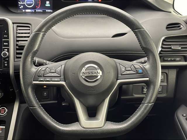 日産 セレナ ハイウェイスター Vセレクション 大分県 2017(平29)年 9.2万km アズライトブルー プロパイロット/両側パワースライドドア/純正ナビ　/Ｂｌｕｅｔｏｏｔｈ/フルセグＴＶ/ＦＭ／ＡＭ/ＣＤ　/ドライブレコーダー/電子パーキングブレーキ　/衝突被害軽減ブレーキシステム/オートライト　/ＥＴＣ