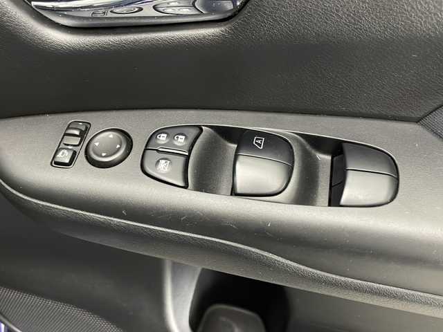 日産 セレナ ハイウェイスター Vセレクション 大分県 2017(平29)年 9.2万km アズライトブルー プロパイロット/両側パワースライドドア/純正ナビ　/Ｂｌｕｅｔｏｏｔｈ/フルセグＴＶ/ＦＭ／ＡＭ/ＣＤ　/ドライブレコーダー/電子パーキングブレーキ　/衝突被害軽減ブレーキシステム/オートライト　/ＥＴＣ