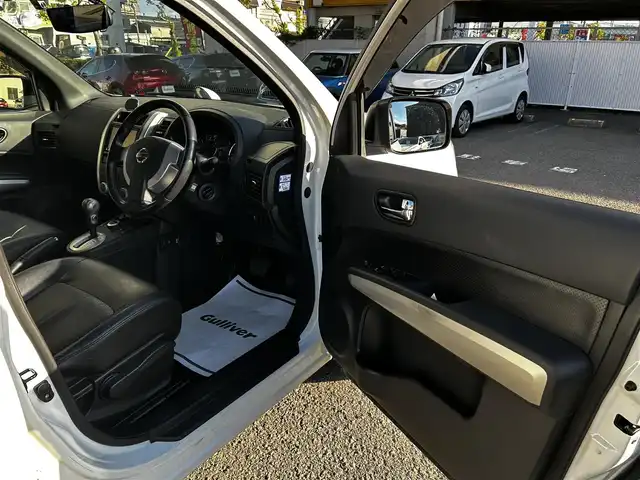 日産 エクストレイル 20X 和歌山県 2012(平24)年 6.2万km クリスタルホワイトパール carrozzeia製ナビ(フルセグTV/FM/AM/CD/SD)/ETC/シートヒーター/ダウンヒルアシスト/４WD/取扱説明書/保証書