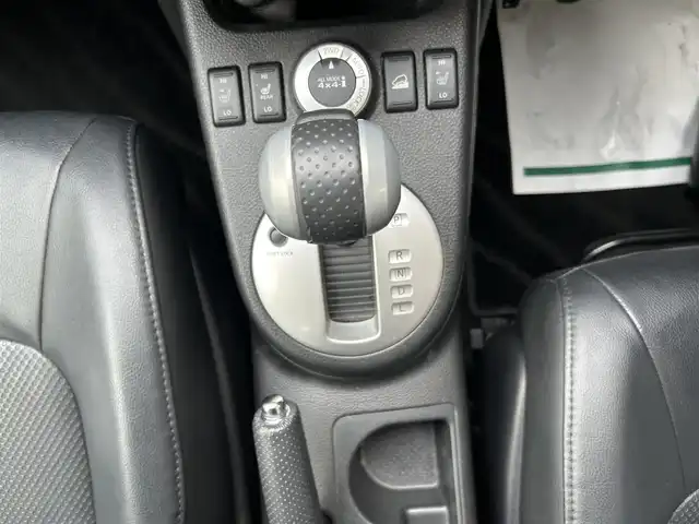 日産 エクストレイル 20X 和歌山県 2012(平24)年 6.2万km クリスタルホワイトパール carrozzeia製ナビ(フルセグTV/FM/AM/CD/SD)/ETC/シートヒーター/ダウンヒルアシスト/４WD/取扱説明書/保証書