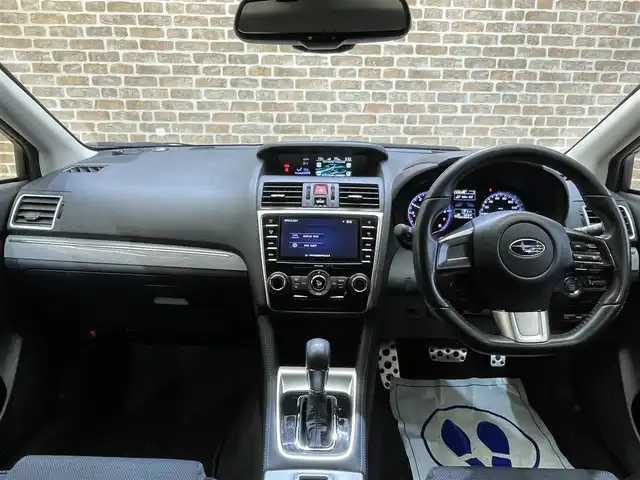 スバル レヴォーグ 1．6GT－S アイサイト 岩手県 2015(平27)年 8.6万km クリスタルホワイトP ４WD/サンルーフ/ビルシュタインダンパー/アイサイトVer.3/アドバンスドセイフティパッケージ/プリクラッシュブレーキ/全車速追従機能付きクルーズコントロール/アクティブレーンキープ/AT誤発進抑制制御/先行車発進告知/リヤビークルディテクション/ハイビームアシスト/横滑り防止装置/アイドリングストップ/パドルシフト/前席パワーシート/純正ナビ/フルセグTV/サイド・バックカメラ/ドライブレコーダー/ETC/LEDヘッドライト/フロント・リヤフォグランプ/純正18インチアルミホイール