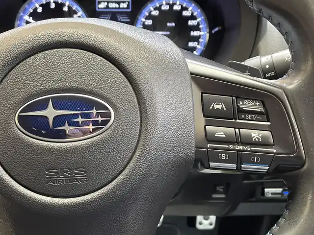 スバル レヴォーグ 1．6GT－S アイサイト 岩手県 2015(平27)年 8.6万km クリスタルホワイトP ４WD/サンルーフ/ビルシュタインダンパー/アイサイトVer.3/アドバンスドセイフティパッケージ/プリクラッシュブレーキ/全車速追従機能付きクルーズコントロール/アクティブレーンキープ/AT誤発進抑制制御/先行車発進告知/リヤビークルディテクション/ハイビームアシスト/横滑り防止装置/アイドリングストップ/パドルシフト/前席パワーシート/純正ナビ/フルセグTV/サイド・バックカメラ/ドライブレコーダー/ETC/LEDヘッドライト/フロント・リヤフォグランプ/純正18インチアルミホイール