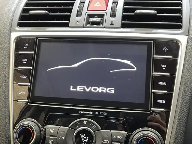 スバル レヴォーグ 1．6GT－S アイサイト 岩手県 2015(平27)年 8.6万km クリスタルホワイトP ４WD/サンルーフ/ビルシュタインダンパー/アイサイトVer.3/アドバンスドセイフティパッケージ/プリクラッシュブレーキ/全車速追従機能付きクルーズコントロール/アクティブレーンキープ/AT誤発進抑制制御/先行車発進告知/リヤビークルディテクション/ハイビームアシスト/横滑り防止装置/アイドリングストップ/パドルシフト/前席パワーシート/純正ナビ/フルセグTV/サイド・バックカメラ/ドライブレコーダー/ETC/LEDヘッドライト/フロント・リヤフォグランプ/純正18インチアルミホイール