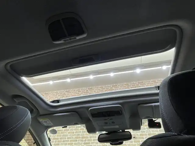 スバル レヴォーグ 1．6GT－S アイサイト 岩手県 2015(平27)年 8.6万km クリスタルホワイトP ４WD/サンルーフ/ビルシュタインダンパー/アイサイトVer.3/アドバンスドセイフティパッケージ/プリクラッシュブレーキ/全車速追従機能付きクルーズコントロール/アクティブレーンキープ/AT誤発進抑制制御/先行車発進告知/リヤビークルディテクション/ハイビームアシスト/横滑り防止装置/アイドリングストップ/パドルシフト/前席パワーシート/純正ナビ/フルセグTV/サイド・バックカメラ/ドライブレコーダー/ETC/LEDヘッドライト/フロント・リヤフォグランプ/純正18インチアルミホイール
