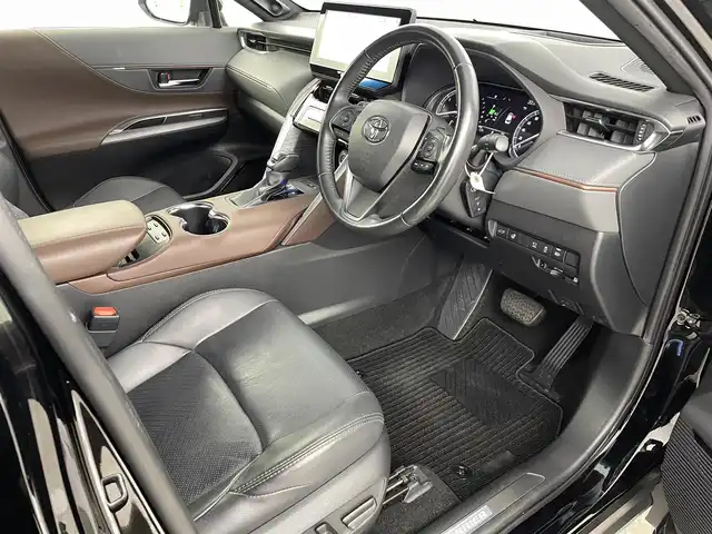 トヨタ ハリアー Z レザーパッケージ 福島県 2020(令2)年 3.9万km ブラック トヨタセーフティセンス/・衝突被害軽減システム/・プロアクティブドライビング/・クリアランスソナー/・ロードサイン/・先行車発進お知らせ機能/・ブラインドスポットモニター/純正12.3インチディスプレイオーディオ/・フルセグ/TV/BT/USB/AUX/SD/AM/FM/全方位カメラ/ACC/LEDオートライト/・フォグランプ/・オートハイビーム/レザーシート/・パワーシート/・シートヒーター/・エアーシート/・シートメモリー/純正アルミホイール付きサマータイヤ/革ステアリング/・ステアリングリモコン/ヘッドアップディスプレイ/・デジタルインナーミラー/・パワーゲート/電子パーキング/・ブレーキホールド/電動格納ミラー/・ウィンカーミラー/・オートミラー/アイドリングストップ/ATモード付MT/ETC2.0/ドラレコ/ドアバイザー/純正フロアマット/プッシュスタート/・スマートキー