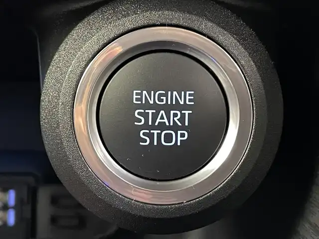 トヨタ ハリアー Z レザーパッケージ 福島県 2020(令2)年 3.9万km ブラック トヨタセーフティセンス/・衝突被害軽減システム/・プロアクティブドライビング/・クリアランスソナー/・ロードサイン/・先行車発進お知らせ機能/・ブラインドスポットモニター/純正12.3インチディスプレイオーディオ/・フルセグ/TV/BT/USB/AUX/SD/AM/FM/全方位カメラ/ACC/LEDオートライト/・フォグランプ/・オートハイビーム/レザーシート/・パワーシート/・シートヒーター/・エアーシート/・シートメモリー/純正アルミホイール付きサマータイヤ/革ステアリング/・ステアリングリモコン/ヘッドアップディスプレイ/・デジタルインナーミラー/・パワーゲート/電子パーキング/・ブレーキホールド/電動格納ミラー/・ウィンカーミラー/・オートミラー/アイドリングストップ/ATモード付MT/ETC2.0/ドラレコ/ドアバイザー/純正フロアマット/プッシュスタート/・スマートキー