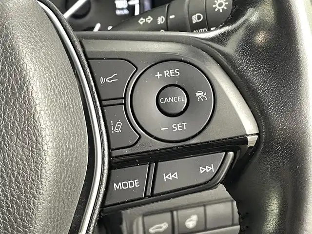 トヨタ ハリアー Z レザーパッケージ 福島県 2020(令2)年 3.9万km ブラック トヨタセーフティセンス/・衝突被害軽減システム/・プロアクティブドライビング/・クリアランスソナー/・ロードサイン/・先行車発進お知らせ機能/・ブラインドスポットモニター/純正12.3インチディスプレイオーディオ/・フルセグ/TV/BT/USB/AUX/SD/AM/FM/全方位カメラ/ACC/LEDオートライト/・フォグランプ/・オートハイビーム/レザーシート/・パワーシート/・シートヒーター/・エアーシート/・シートメモリー/純正アルミホイール付きサマータイヤ/革ステアリング/・ステアリングリモコン/ヘッドアップディスプレイ/・デジタルインナーミラー/・パワーゲート/電子パーキング/・ブレーキホールド/電動格納ミラー/・ウィンカーミラー/・オートミラー/アイドリングストップ/ATモード付MT/ETC2.0/ドラレコ/ドアバイザー/純正フロアマット/プッシュスタート/・スマートキー