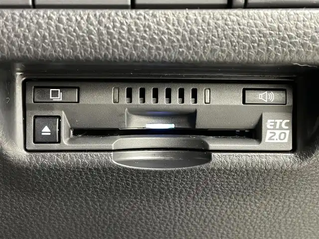 トヨタ ハリアー Z レザーパッケージ 福島県 2020(令2)年 3.9万km ブラック トヨタセーフティセンス/・衝突被害軽減システム/・プロアクティブドライビング/・クリアランスソナー/・ロードサイン/・先行車発進お知らせ機能/・ブラインドスポットモニター/純正12.3インチディスプレイオーディオ/・フルセグ/TV/BT/USB/AUX/SD/AM/FM/全方位カメラ/ACC/LEDオートライト/・フォグランプ/・オートハイビーム/レザーシート/・パワーシート/・シートヒーター/・エアーシート/・シートメモリー/純正アルミホイール付きサマータイヤ/革ステアリング/・ステアリングリモコン/ヘッドアップディスプレイ/・デジタルインナーミラー/・パワーゲート/電子パーキング/・ブレーキホールド/電動格納ミラー/・ウィンカーミラー/・オートミラー/アイドリングストップ/ATモード付MT/ETC2.0/ドラレコ/ドアバイザー/純正フロアマット/プッシュスタート/・スマートキー