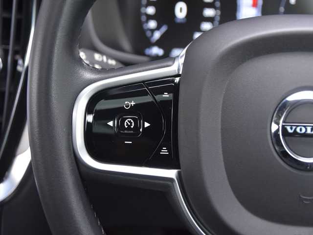 ボルボ Ｖ６０ T5 インスクリプション 和歌山県 2018(平30)年 4.4万km 赤 パノラマSR /黒革 /HUD /CarPlay /ACC /ナビ /TV /360度カメラ/オートテールゲート /harman/kardon /前後ドラレコ /マッサージシート /ベンチレーション /シートヒーター /BSM/LKA /CTA /パークアシスト /純18incAW /LED /ETC/スペアキー