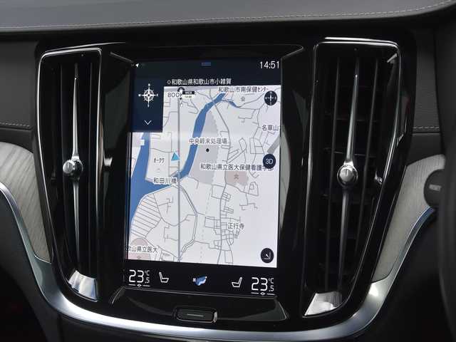 ボルボ Ｖ６０ T5 インスクリプション 和歌山県 2018(平30)年 4.4万km 赤 パノラマSR /黒革 /HUD /CarPlay /ACC /ナビ /TV /360度カメラ/オートテールゲート /harman/kardon /前後ドラレコ /マッサージシート /ベンチレーション /シートヒーター /BSM/LKA /CTA /パークアシスト /純18incAW /LED /ETC/スペアキー