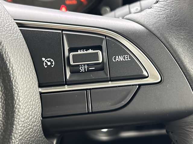 スズキ ジムニー XC 宮城県 2024(令6)年 0.7万km シフォンアイボリーM 4WD/純正ナビ/(AM/FM/BT/TV/iPod/SD/USB/CD/DVD)/バックカメラ/ビルトインETC/前後ドライブレコーダー/クルーズコントロール/ダウンヒルアシストコントロール/プッシュスタート/スマートキー/スペアキー/オートライト/オートマチックハイビーム/LEDヘッドライト/フォグランプ/ヘッドライトウォッシャー/ヘッドライトレベライザー/純正16インチアルミホイール/社外フロアマット