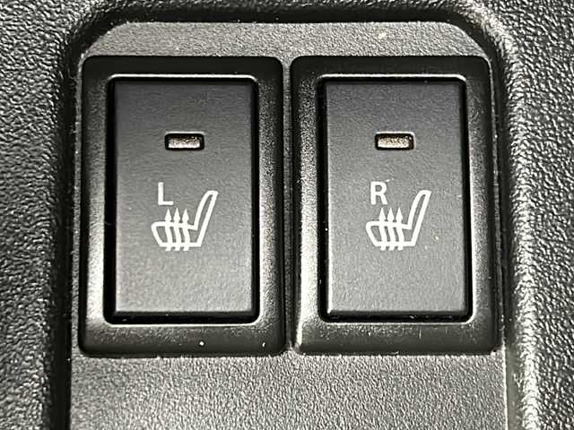 スズキ ジムニー XC 宮城県 2024(令6)年 0.7万km シフォンアイボリーM 4WD/純正ナビ/(AM/FM/BT/TV/iPod/SD/USB/CD/DVD)/バックカメラ/ビルトインETC/前後ドライブレコーダー/クルーズコントロール/ダウンヒルアシストコントロール/プッシュスタート/スマートキー/スペアキー/オートライト/オートマチックハイビーム/LEDヘッドライト/フォグランプ/ヘッドライトウォッシャー/ヘッドライトレベライザー/純正16インチアルミホイール/社外フロアマット