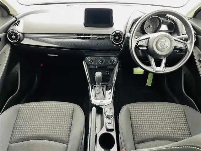 マツダ デミオ 13S 福島県 2018(平30)年 3.9万km アークティックホワイト スマートシティ－ブレーキサポート/・車線逸脱警報システム/・パーキングセンサー/・ブラインドスポットモニター/純正ナビ/・BT/USB/AM/FM/ETC/ステアリングリモコン/アイドリングストップ/USB入力端子/純正フロアマット/プッシュスタート/・リモコンキー