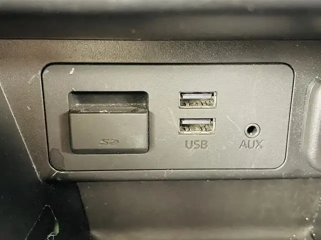 マツダ デミオ 13S 福島県 2018(平30)年 3.9万km アークティックホワイト スマートシティ－ブレーキサポート/・車線逸脱警報システム/・パーキングセンサー/・ブラインドスポットモニター/純正ナビ/・BT/USB/AM/FM/ETC/ステアリングリモコン/アイドリングストップ/USB入力端子/純正フロアマット/プッシュスタート/・リモコンキー