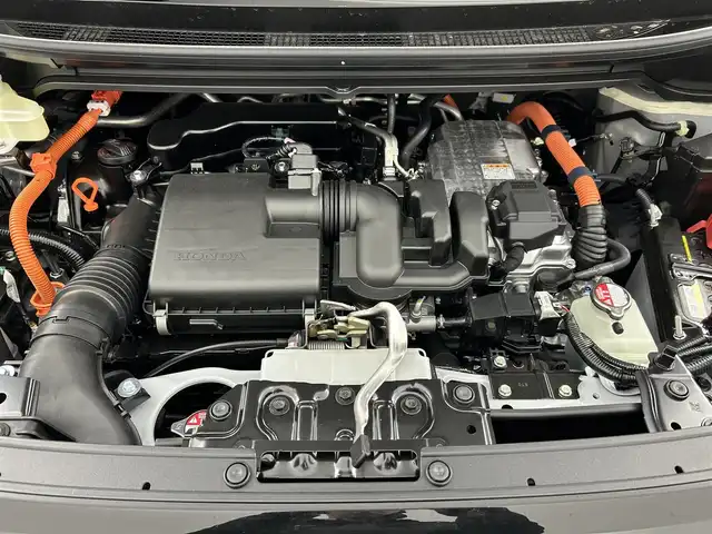 ホンダ フリード ハイブリット e:HEV AIR EX 千葉県 2025(令7)年 0.1千km プラチナホワイトパール 登録済未使用車/純正9インチコネクトナビ/・LXM-242ZFNi/・BT/ACP/AA/フルセグ/Honda SENSING/・衝突軽減ブレーキ（CMBS）/・先行車発進お知らせ機能/・歩行者事故低減ステアリング/・路外逸脱抑制機能/・標識認識機能/・渋滞追従機能付アダプティブクルーズコントロール（ACC）/・車線維持支援システム（LKAS）/・トラフィックジャムアシスト（渋滞運転支援機能）/・ブラインドスポットインフォメーション/・誤発進抑制機能/・後方誤発進抑制機能/・近距離衝突軽減ブレーキ/・急アクセル抑制機能/・パーキングセンサーシステム/・オートハイビーム/両側パワースライドドア/バックカメラ/前席シートヒーター/リアクーラー/2列目キャプテンシート(両側アームレスト付)/コーナーセンサー/スマートキー/スペアキー/純正15インチアルミホイール/取説・保証書/LEDヘッドライト/オートライト/コーナーセンサー/スマートキー/スペアキー/純正15インチアルミホイール/取説・保証書