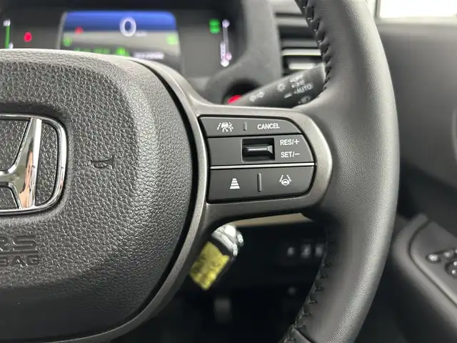 ホンダ フリード ハイブリット e:HEV AIR EX 千葉県 2025(令7)年 0.1千km プラチナホワイトパール 登録済未使用車/純正9インチコネクトナビ/・LXM-242ZFNi/・BT/ACP/AA/フルセグ/Honda SENSING/・衝突軽減ブレーキ（CMBS）/・先行車発進お知らせ機能/・歩行者事故低減ステアリング/・路外逸脱抑制機能/・標識認識機能/・渋滞追従機能付アダプティブクルーズコントロール（ACC）/・車線維持支援システム（LKAS）/・トラフィックジャムアシスト（渋滞運転支援機能）/・ブラインドスポットインフォメーション/・誤発進抑制機能/・後方誤発進抑制機能/・近距離衝突軽減ブレーキ/・急アクセル抑制機能/・パーキングセンサーシステム/・オートハイビーム/両側パワースライドドア/バックカメラ/前席シートヒーター/リアクーラー/2列目キャプテンシート(両側アームレスト付)/コーナーセンサー/スマートキー/スペアキー/純正15インチアルミホイール/取説・保証書/LEDヘッドライト/オートライト/コーナーセンサー/スマートキー/スペアキー/純正15インチアルミホイール/取説・保証書