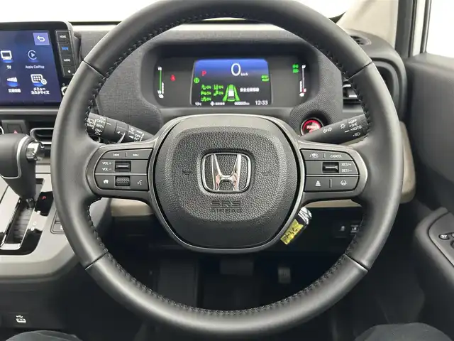 ホンダ フリード ハイブリット e:HEV AIR EX 千葉県 2025(令7)年 0.1千km プラチナホワイトパール 登録済未使用車/純正9インチコネクトナビ/・LXM-242ZFNi/・BT/ACP/AA/フルセグ/Honda SENSING/・衝突軽減ブレーキ（CMBS）/・先行車発進お知らせ機能/・歩行者事故低減ステアリング/・路外逸脱抑制機能/・標識認識機能/・渋滞追従機能付アダプティブクルーズコントロール（ACC）/・車線維持支援システム（LKAS）/・トラフィックジャムアシスト（渋滞運転支援機能）/・ブラインドスポットインフォメーション/・誤発進抑制機能/・後方誤発進抑制機能/・近距離衝突軽減ブレーキ/・急アクセル抑制機能/・パーキングセンサーシステム/・オートハイビーム/両側パワースライドドア/バックカメラ/前席シートヒーター/リアクーラー/2列目キャプテンシート(両側アームレスト付)/コーナーセンサー/スマートキー/スペアキー/純正15インチアルミホイール/取説・保証書/LEDヘッドライト/オートライト/コーナーセンサー/スマートキー/スペアキー/純正15インチアルミホイール/取説・保証書