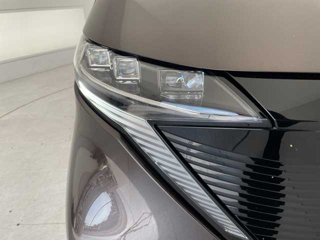 日産 サクラ X 愛知県 2023(令5)年 0.4万km アッシュブラウンM 純正9型ディスプレイオーディオ　ナビ機能なし/バックカメラ/コーナーセンサー/純正アルミホイール/LEDヘッドライト/オートライト/ETC/衝突軽減システム/Bluetooth/ステアリングスイッチ/スマートキー/プッシュスタート