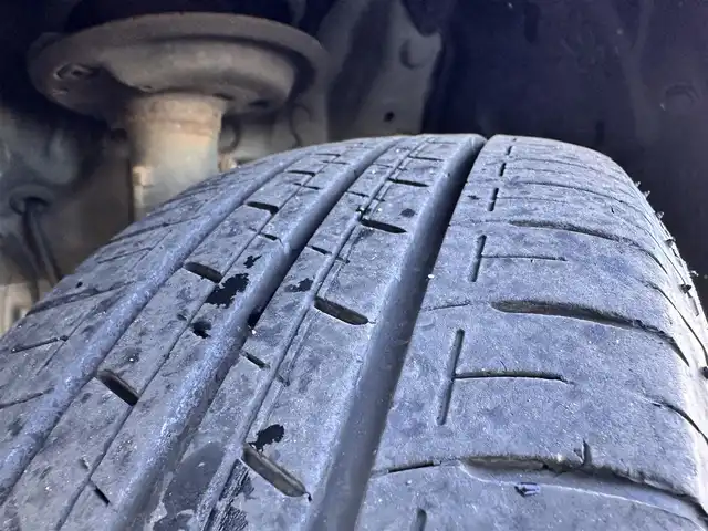 トヨタ アクア S 宮城県 2015(平27)年 9.9万km ダークバイオレットマイカメタリック 社外メモリナビ（MDV-L500）/・CD/DVD/・Bluetooth/・フルセグTV/バックカメラ/ETC/スマートキー＆プッシュスタート/スペアキー1本/電動格納ミラー/純正フロアマット/ドアバイザー/Wエアバッグ