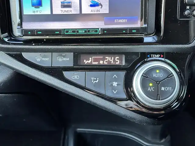 トヨタ アクア S 宮城県 2015(平27)年 9.9万km ダークバイオレットマイカメタリック 社外メモリナビ（MDV-L500）/・CD/DVD/・Bluetooth/・フルセグTV/バックカメラ/ETC/スマートキー＆プッシュスタート/スペアキー1本/電動格納ミラー/純正フロアマット/ドアバイザー/Wエアバッグ