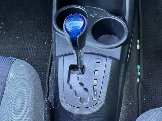 トヨタ アクア S 宮城県 2015(平27)年 9.9万km ダークバイオレットマイカメタリック 社外メモリナビ（MDV-L500）/・CD/DVD/・Bluetooth/・フルセグTV/バックカメラ/ETC/スマートキー＆プッシュスタート/スペアキー1本/電動格納ミラー/純正フロアマット/ドアバイザー/Wエアバッグ