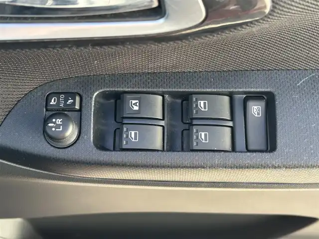 ダイハツ ムーヴ カスタム X LTDⅡ SAⅢ 富山県 2018(平30)年 4.3万km ファイアークォーツレッドM ワンオーナー/4WD/純正SDナビ(NMZK-W68D)/(AM/FM/CD/DVD/USB/ipod)/Bluetooth/カメラ(全方位、バック）/フルセグTV/衝突軽減システム/コーナーセンサー/レーンキープアシスト/オートマチックハイビーム/横滑り防止装置/盗難防止装置/シートヒーター　運転席/ベンチシート/ドアバイザー/純正AW/LEDライト/フォグランプ/取扱説明書/保証書