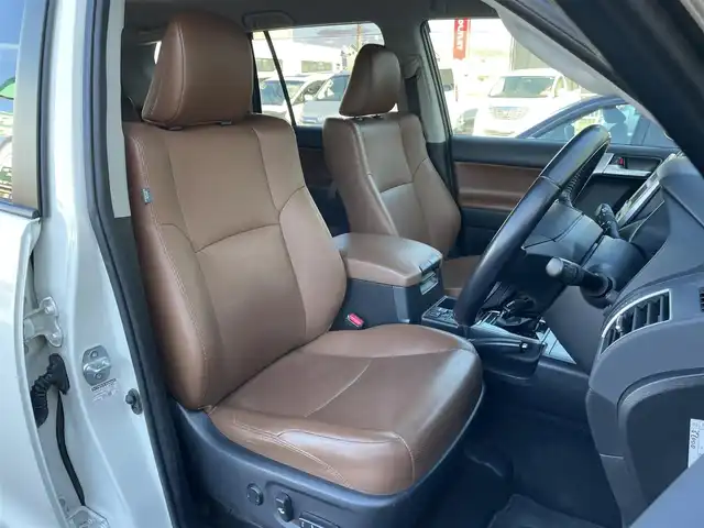 トヨタ ランドクルーザー プラド TX-L 70thアニバーサリーLTD 群馬県 2021(令3)年 5万km ホワイトパールクリスタルシャイン 純正９インチナビ　/フルセグ・ＨＤＭＩ・Ｂｌｕｅｔｏｏｔｈ　/フロント・バックカメラ　/ホワイトレタータイヤ　/前後ドライブレコーダー　/スマートキー２本　/シートエアコン　/茶革　/衝突軽減ブレーキ　/レーンアシスト