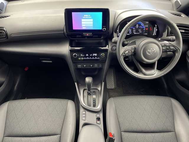 トヨタ ヤリスクロス ハイブリッド Z 群馬県 2025(令7)年 1万km ブラックマイカ 純正８型デイスプレイオーディオ　全周囲カメラ　ドラレコ　ビルトインＥＴＣ２．０　レーンアシスト　オートハイビーム　シートヒーター　ステアリングヒーター　ハーフレザー　衝突被害軽減システム　ＬＥＤ　禁煙