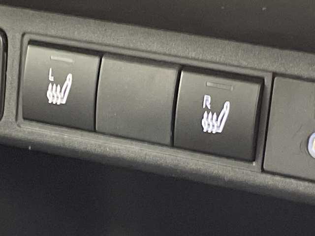 トヨタ ヤリスクロス ハイブリッド Z 群馬県 2025(令7)年 1万km ブラックマイカ 純正８型デイスプレイオーディオ　全周囲カメラ　ドラレコ　ビルトインＥＴＣ２．０　レーンアシスト　オートハイビーム　シートヒーター　ステアリングヒーター　ハーフレザー　衝突被害軽減システム　ＬＥＤ　禁煙